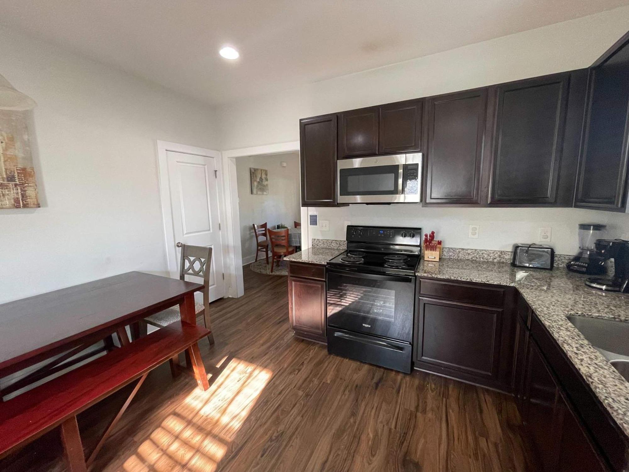 The Capital Cottage New Home Near Usc & Bases Columbia Exterior photo